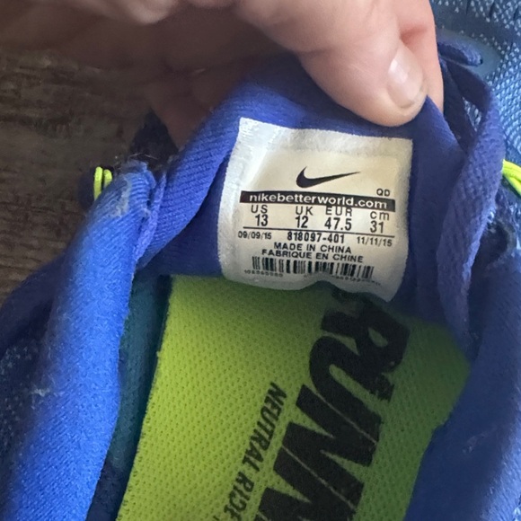 Nike Blue and Green Athletic Shoes - Picture 4 of 6